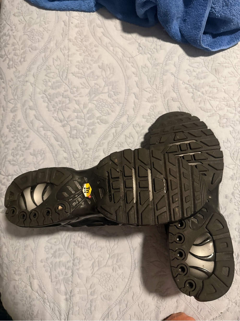 Men's 11.5 Nike Air Max Plus TN - Picture 6 of 8